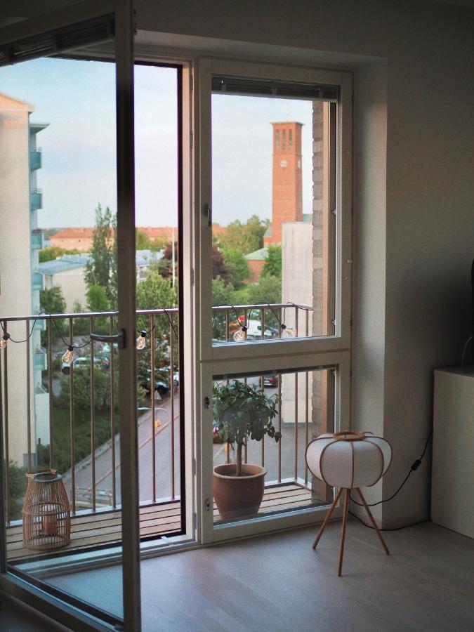 Candy-Colored Two-Room Condo With Sweet Views Helsinki Eksteriør billede