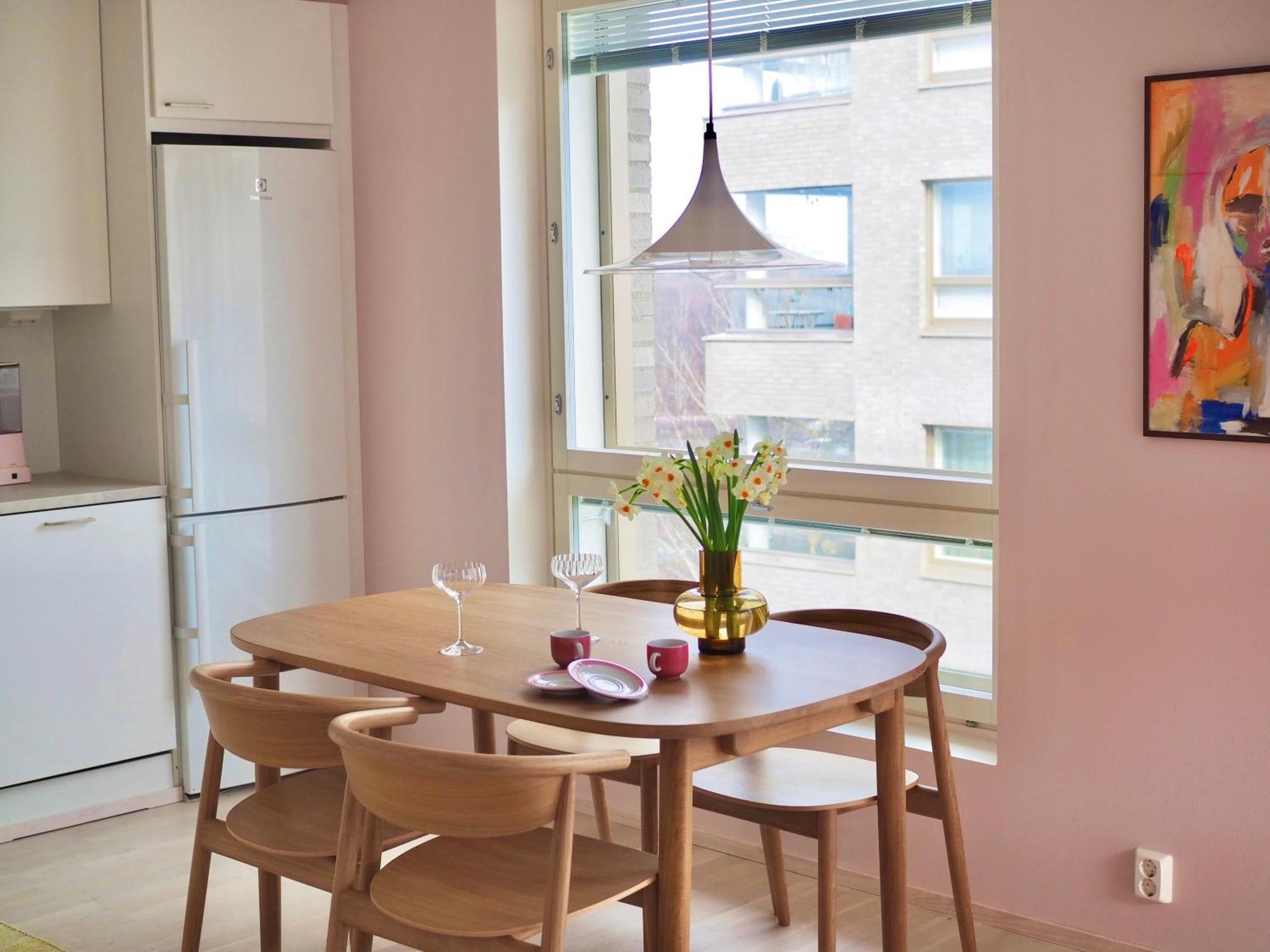 Candy-Colored Two-Room Condo With Sweet Views Helsinki Eksteriør billede